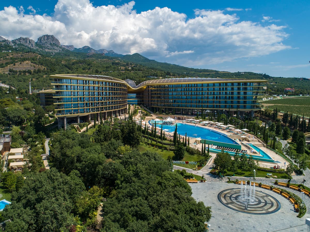 Крымский курорт Mriya Resort & SPA стал лучшим курортом Европы 2020