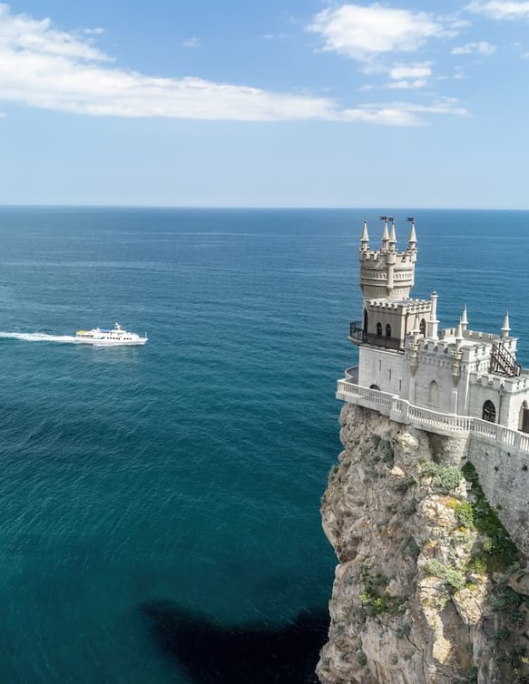 Морская прогулка к замку Ласточкино гнездо