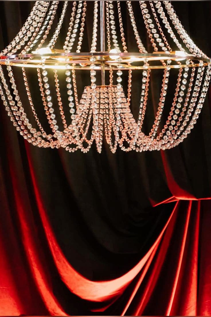 Бархат, свечи и мягкий свет