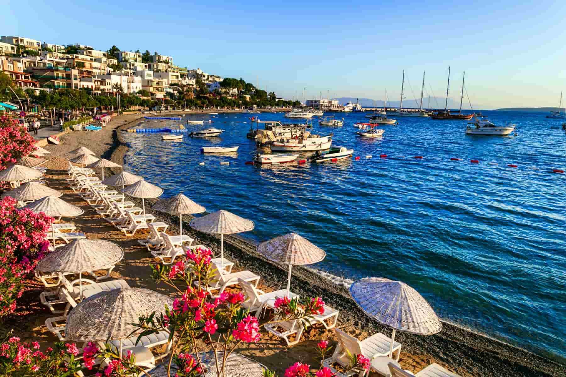 bodrum-turkey-summer-holidays-great-beaches-old-town (1).jpg