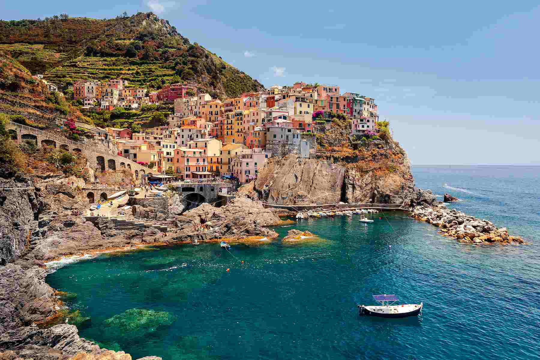 manarola-beautiful-small-town-sunset-cinque-terre-national-park-liguria-la-spezia-italy-colorful-village-cinque-terre (1).jpg